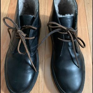 FRYE ESSEX SHEARLING LINED SHUKKA